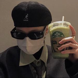 娇小白嫩的×XXx性英
